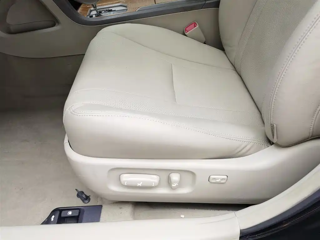 Toyota Camry 2011 240G Luxury Anniversary Edition фото 20