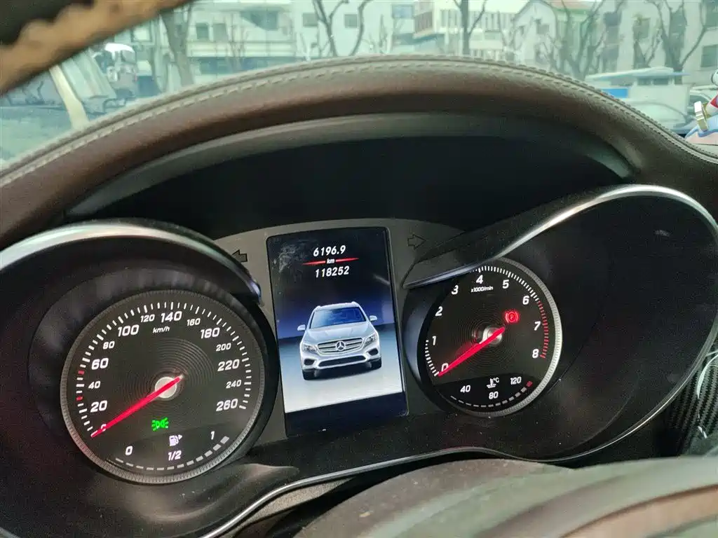 Mercedes-Benz GLC 2017 GLC 260 4MATIC Dynamic фото 9