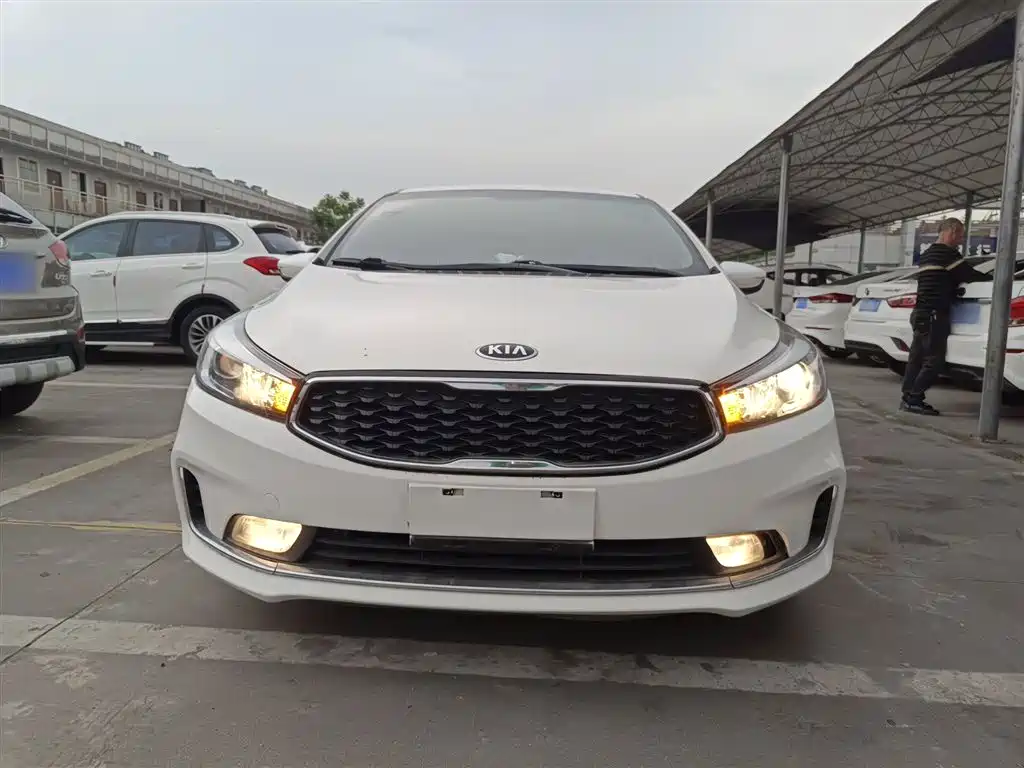 Kia K3 2017 1.6L Automatic 15th Anniversary Special GLS фото 3