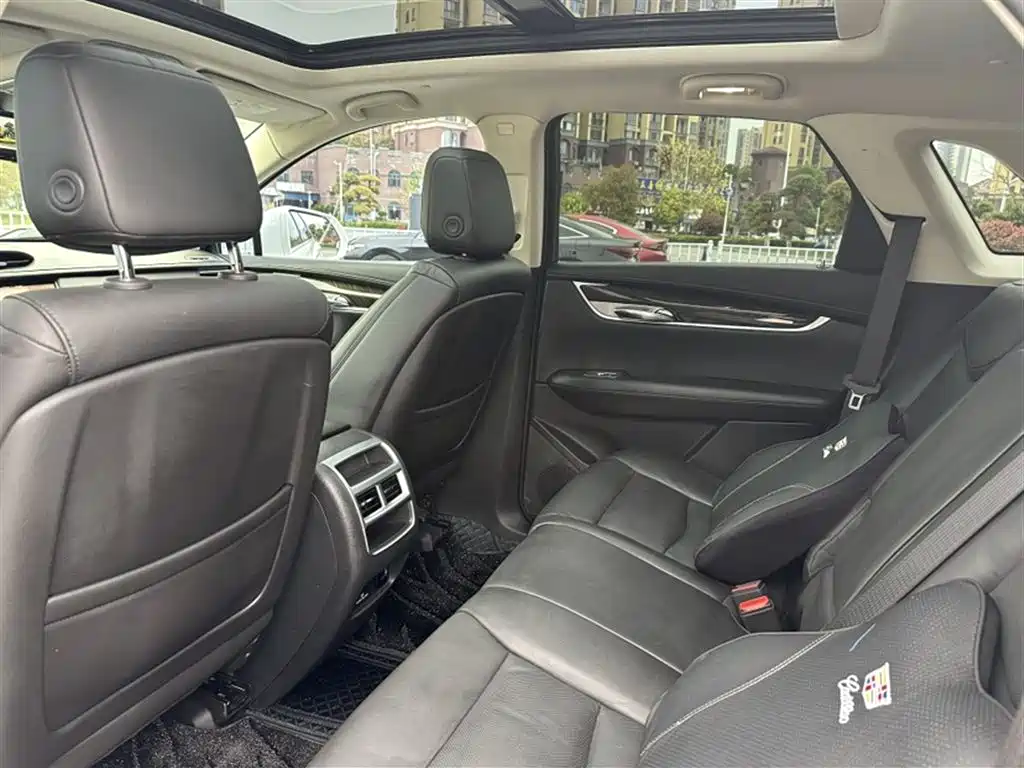 Cadillac XT5 2017 Anniversary Edition 28T 4WD Luxury фото 14