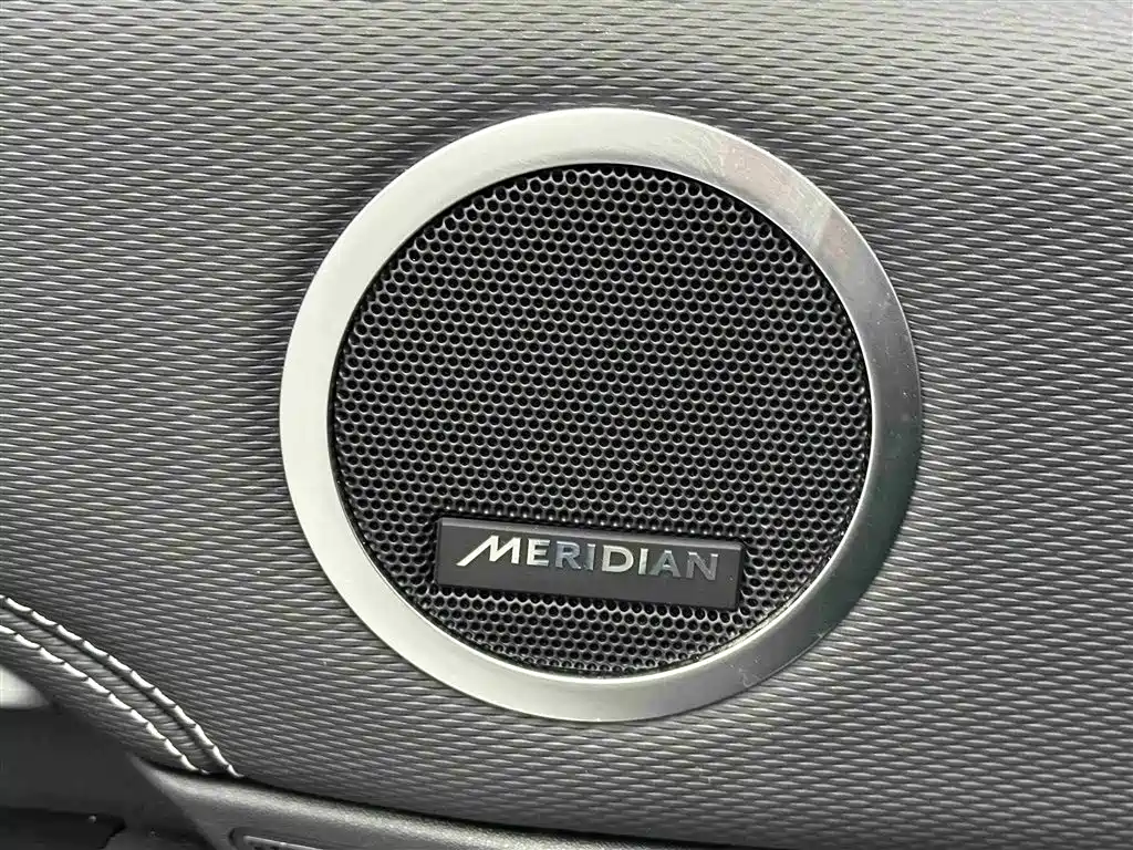 Land Rover Discovery 2024 360PS Dynamic SE фото 12