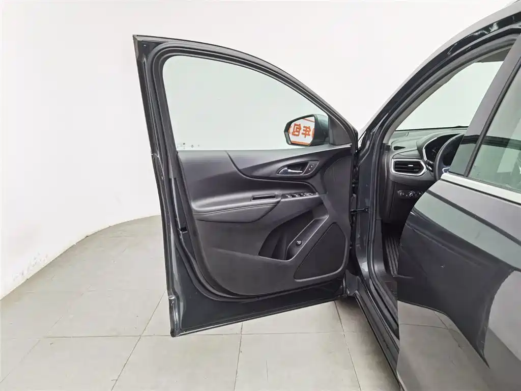 Chevrolet Equinox 2019 535T Auto Control Edition China V фото 8
