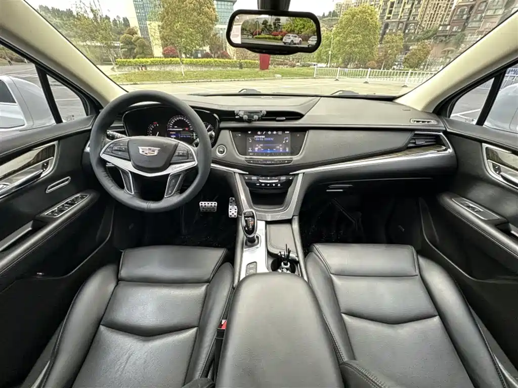 Cadillac XT5 2017 Anniversary Edition 28T 4WD Luxury фото 3