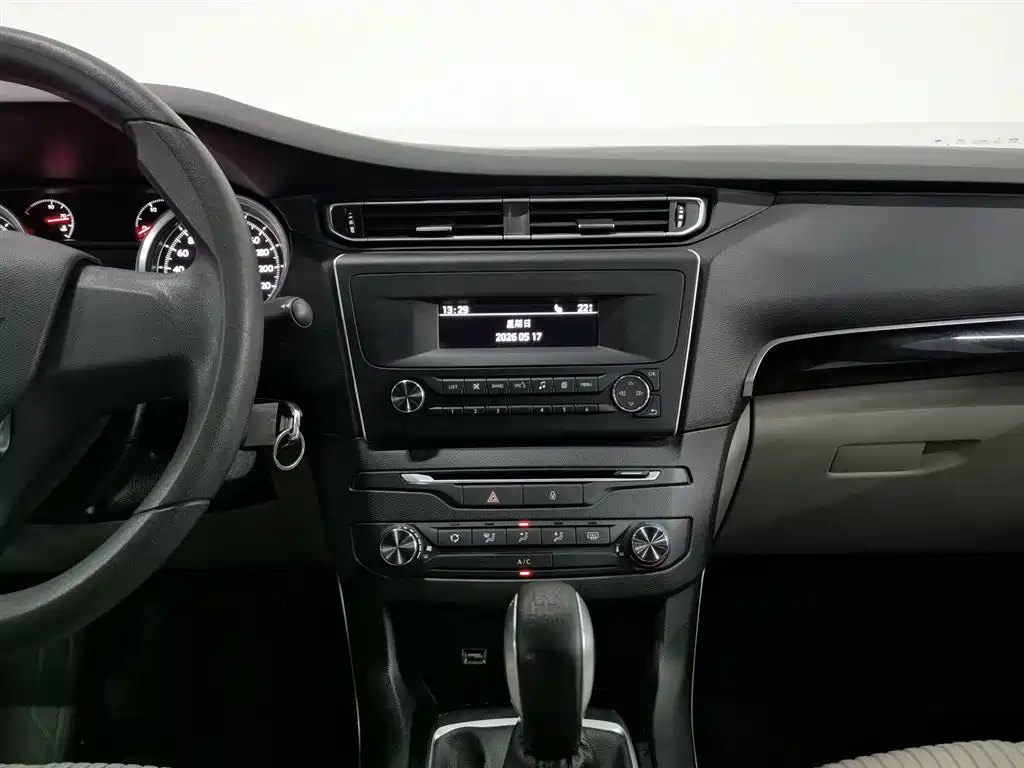Peugeot 408 2014 1.8L Manual Leading Edition фото 12