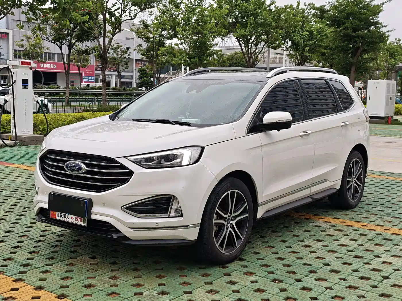 Фото 1 - Ford Edge