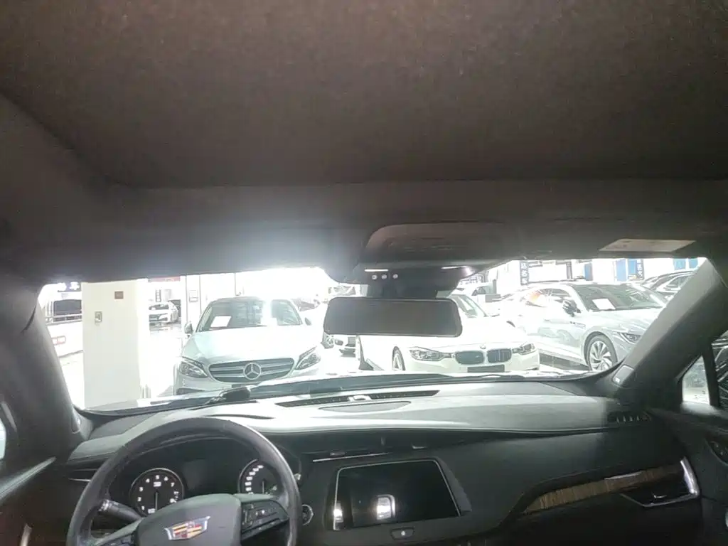 Photo 18 - Cadillac XT4