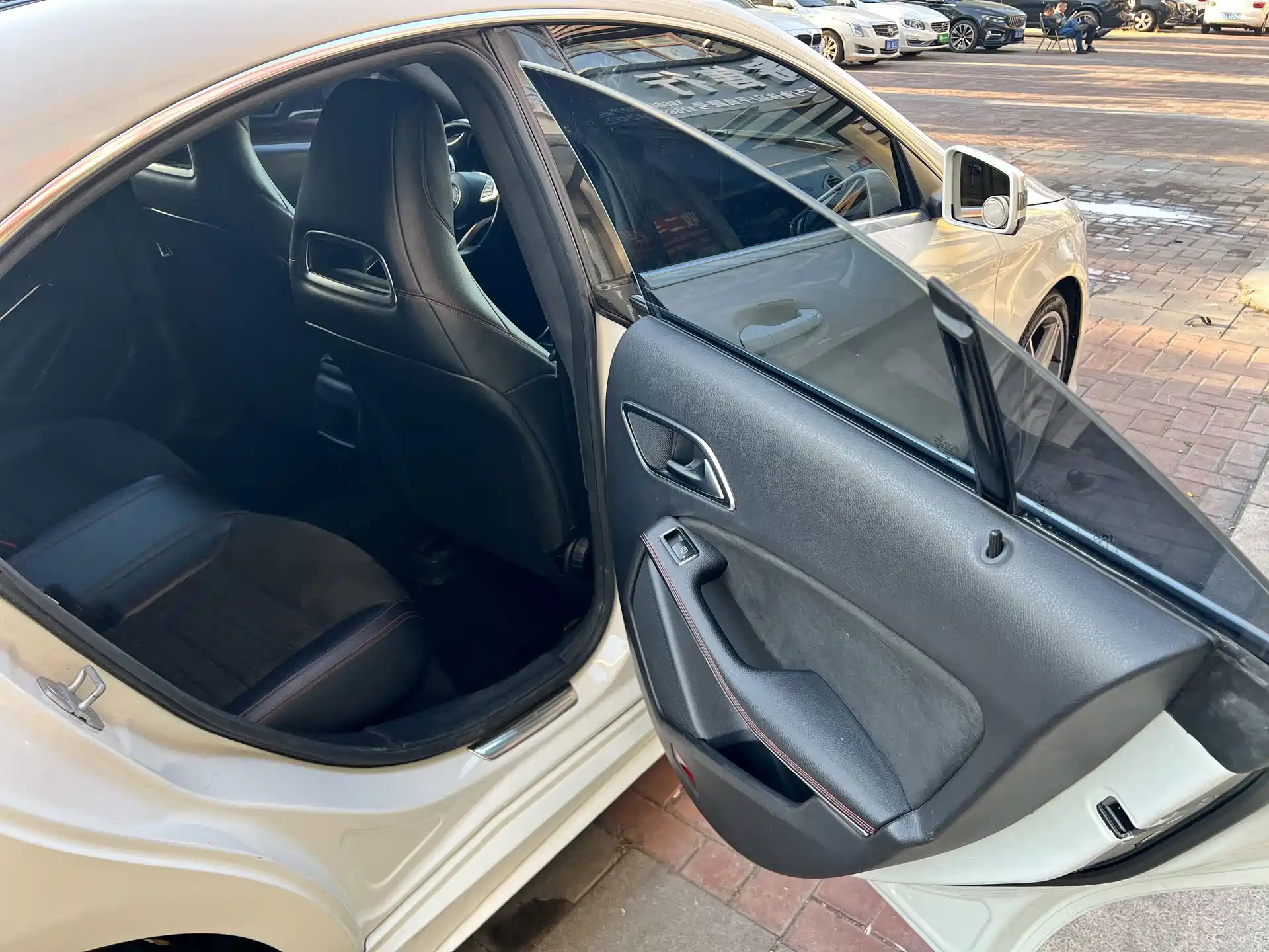 Photo 16 - Mercedes-Benz CLA (Import)