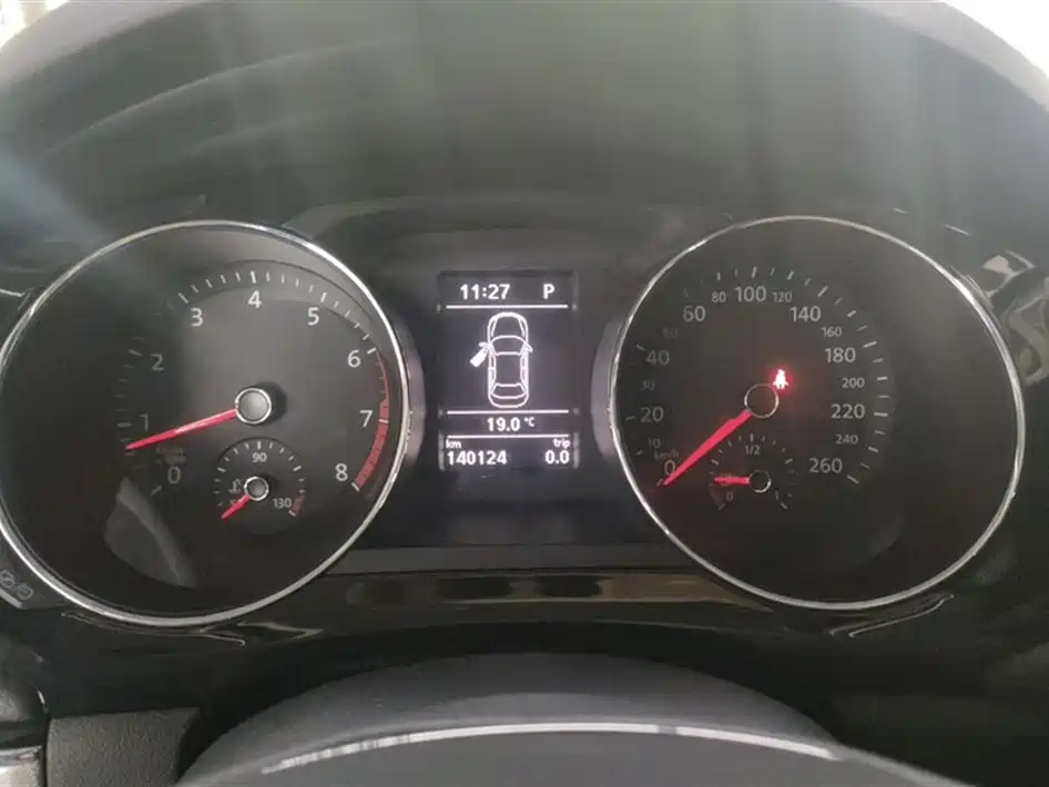 Volkswagen Sagitar 2018 280TSI DSG Spark Edition фото 9