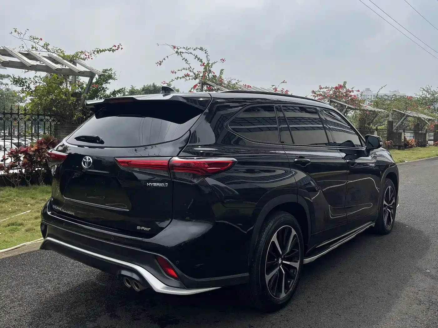 Toyota Crown Kluger 2022 2.5L HEV 4WD Premium Edition фото 8