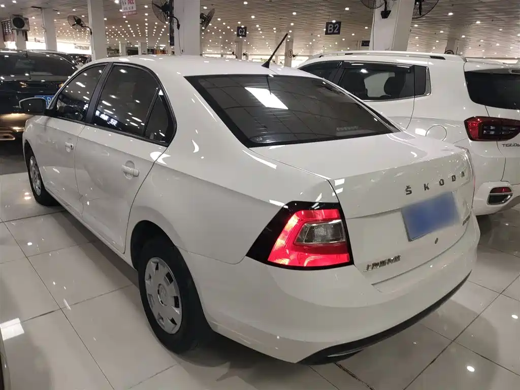 Škoda Rapid 2019 1.5L Automatic Standard Version фото 5