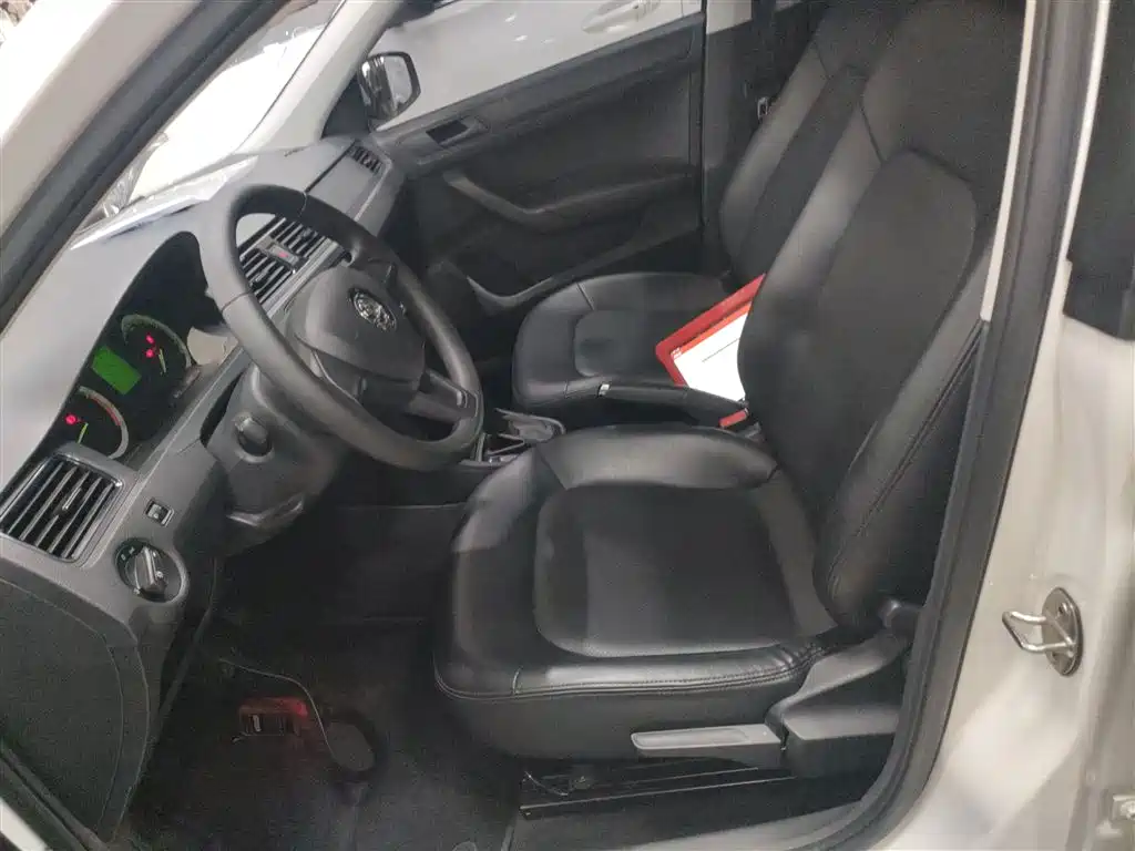 Škoda Rapid 2019 1.5L Automatic Standard Version фото 15