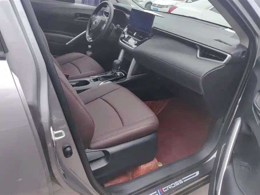 Toyota Corolla Cross 2023 Hybrid 2.0L Pioneer Edition фото 8