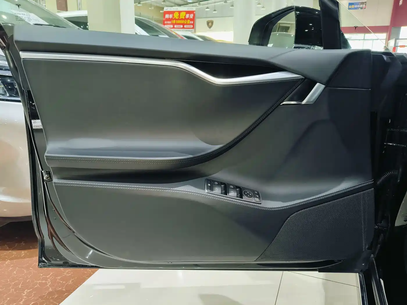 TESLA MODEL S