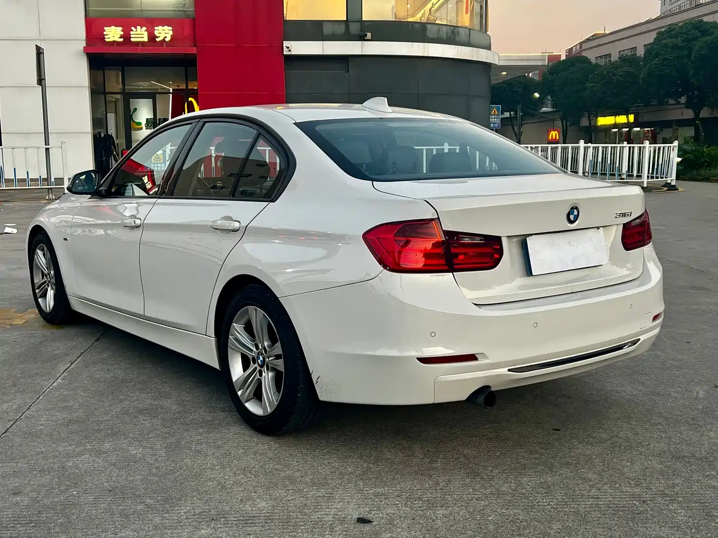 Фото 4 - BMW 3 Series