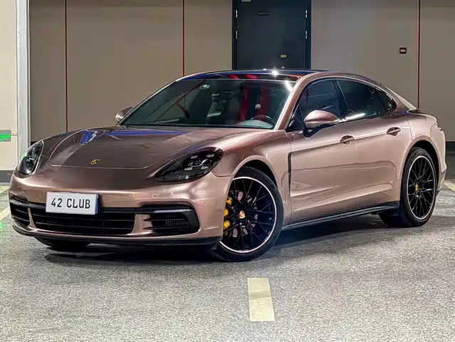 PORSCHE PANAMERA