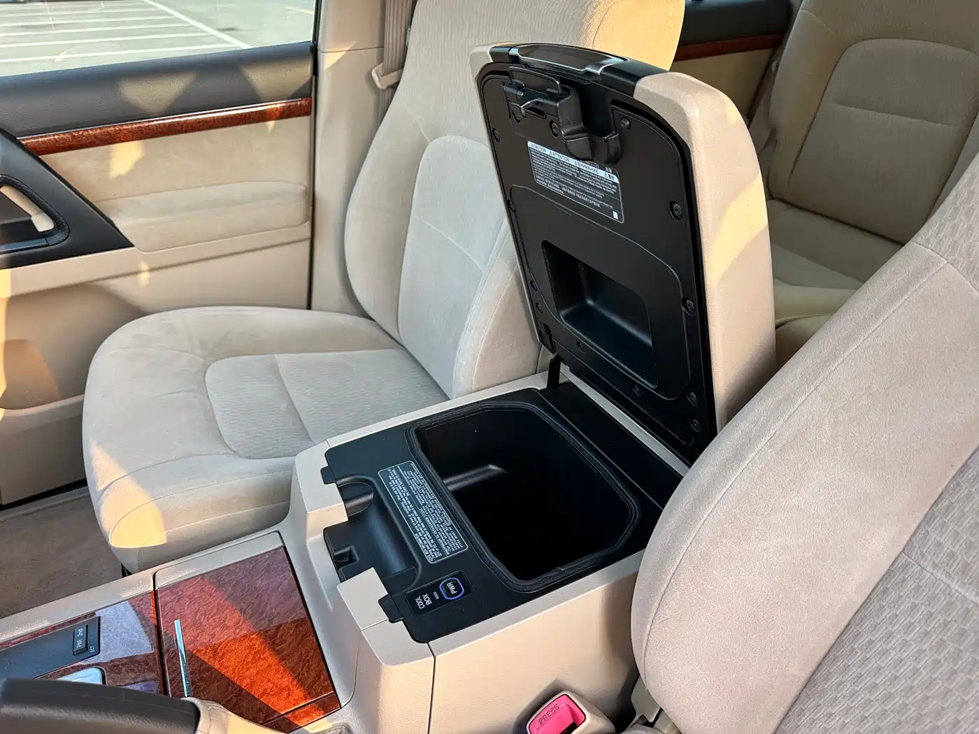 Toyota Land Cruiser (Import) 2015 4.0L V6 Middle East Limited Edition фото 14