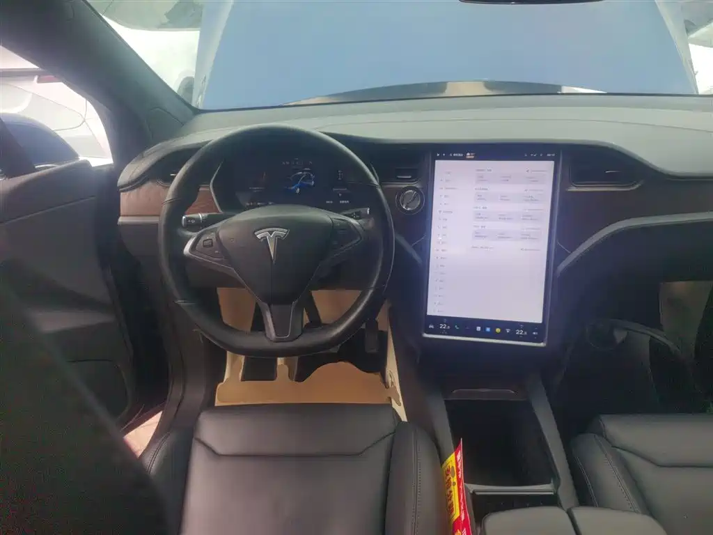 TESLA MODEL X