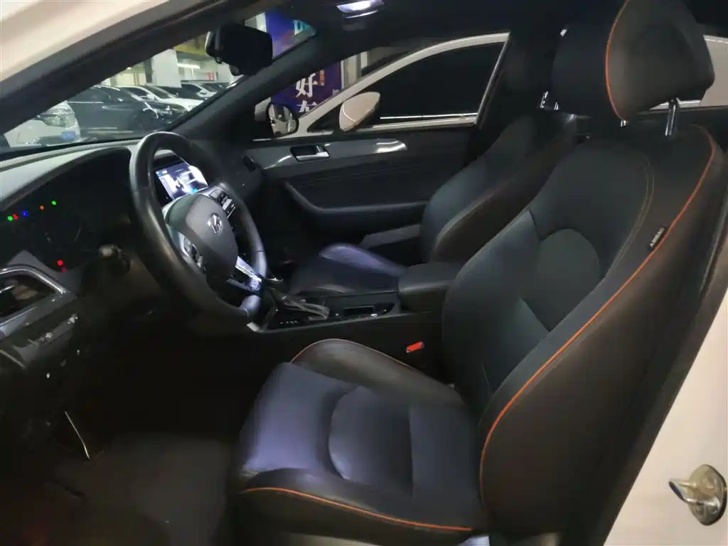 Hyundai Sonata 2015 1.6T GLS Smart фото 15
