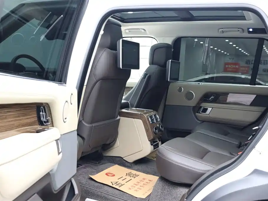 Land Rover Range Rover 2019 3.0 SC V6 Heritage Extended Edition фото 19