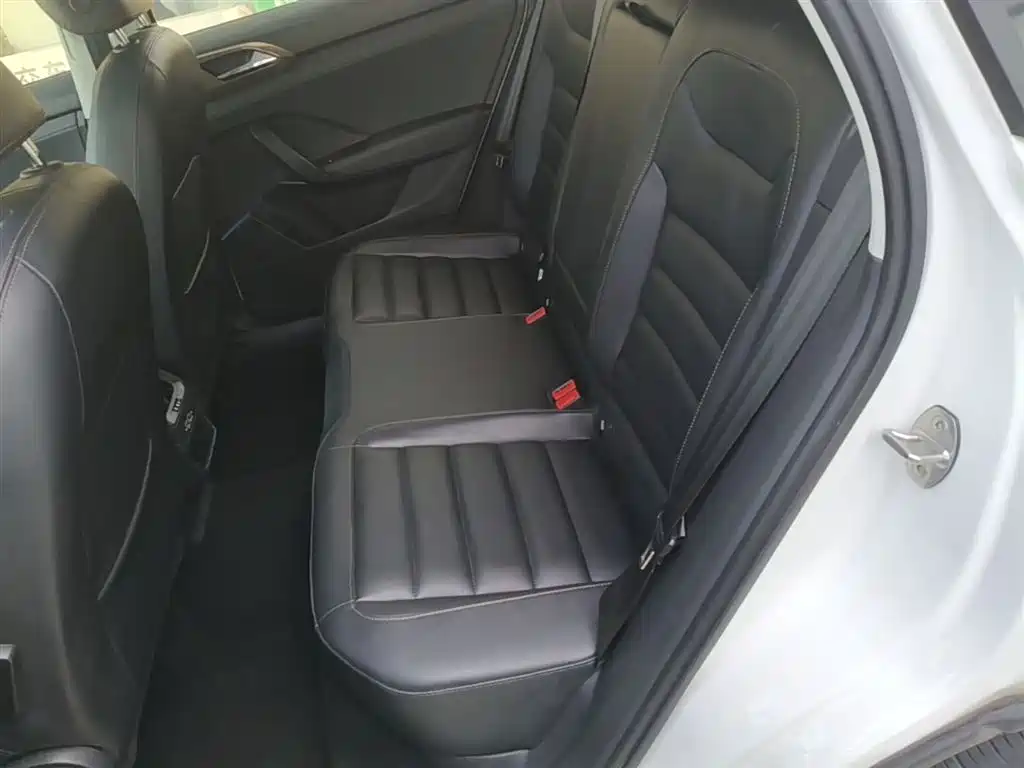 Volkswagen Tharu 2020 280TSI 2WD Comfort Edition China VI фото 17