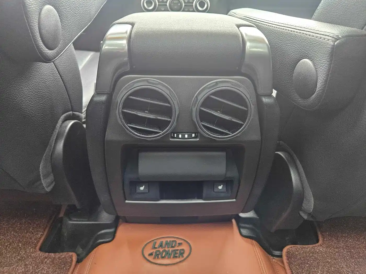 Land Rover Discovery 2016 3.0 SC V6 SE фото 11