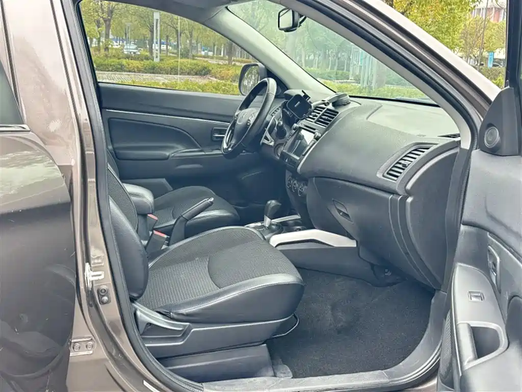 Peugeot 4008 (Import) 2013 2.0L 2WD Progressive фото 16
