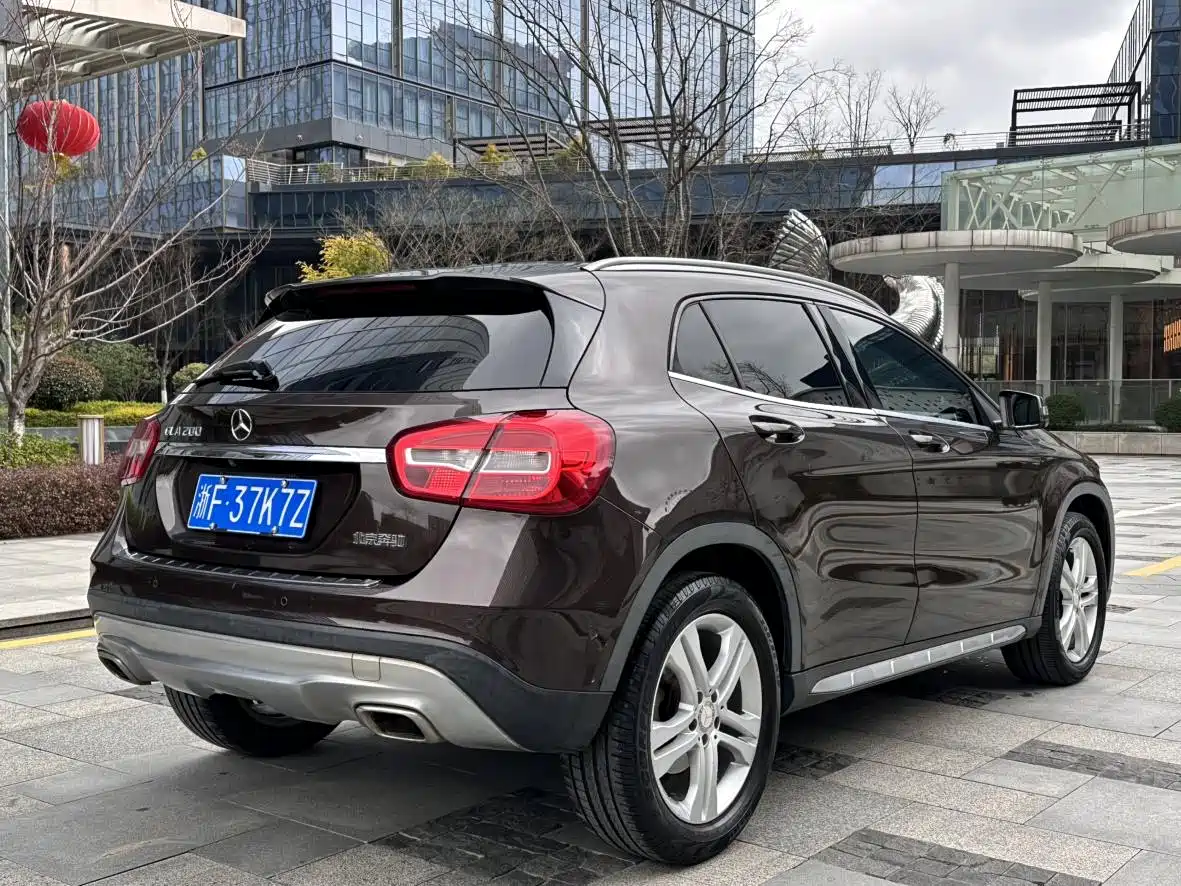 Mercedes-Benz GLA 2015 GLA 200 Dynamic фото 4
