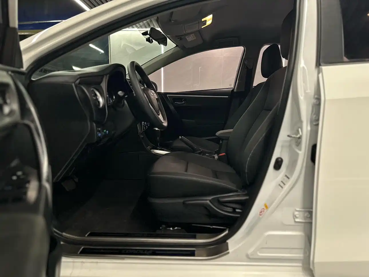 Toyota Corolla 2017 Facelift 1.2T S-CVT GL фото 4