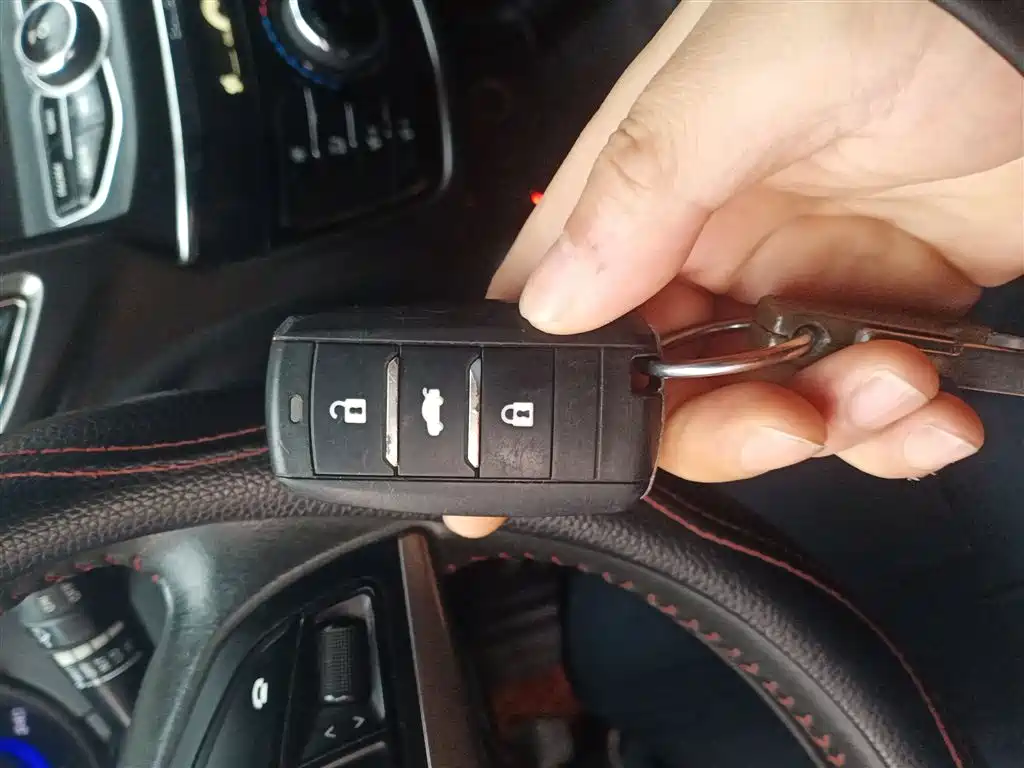 Фото 9 - Changan CS75
