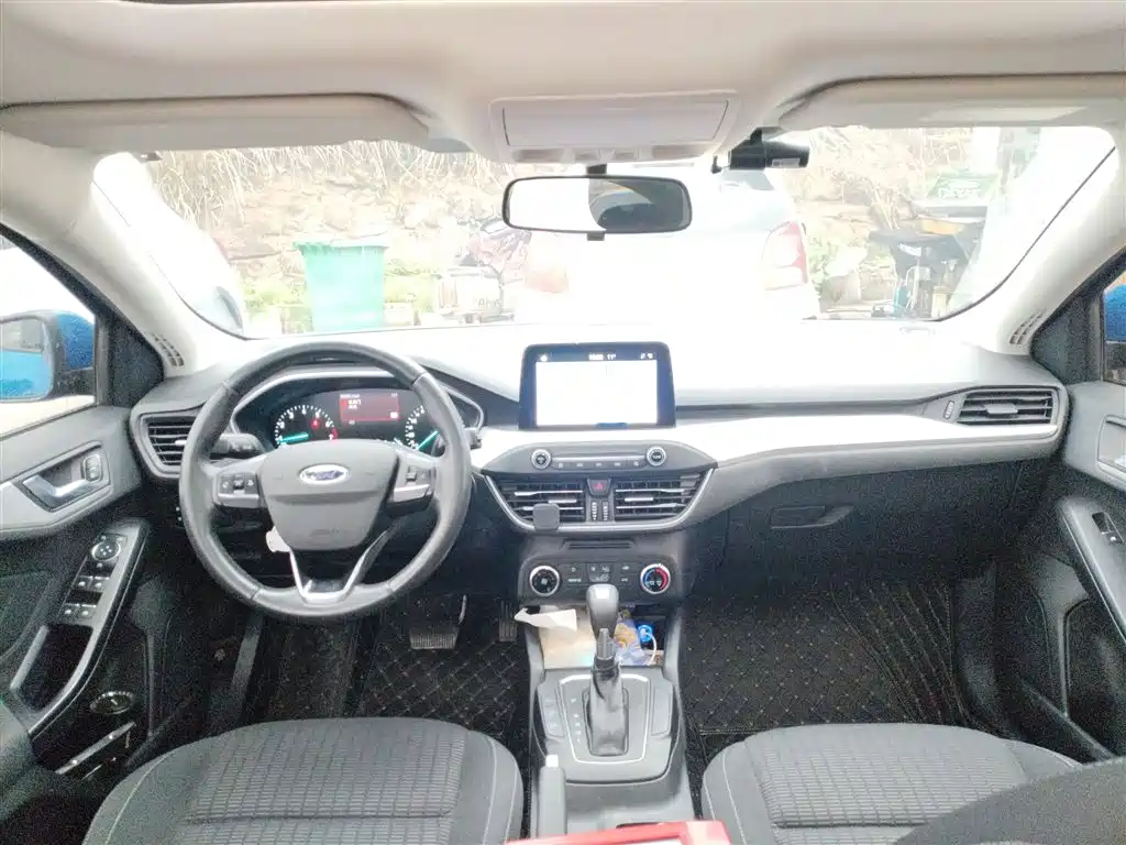 Фото 6 - Ford Focus