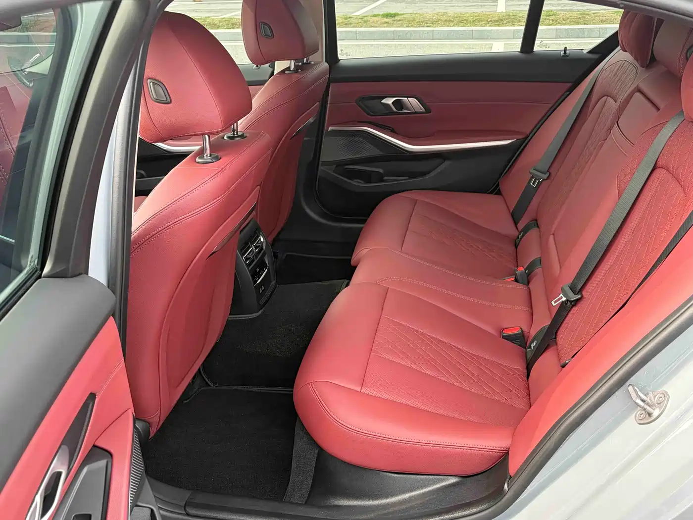 BMW 3 Series 2025 325Li M Sport Package фото 11