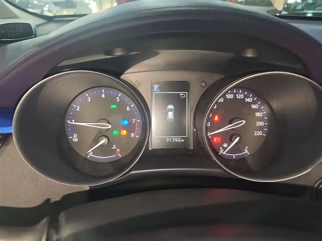 Toyota C-HR 2018 2.0L Leading Edition China V фото 12