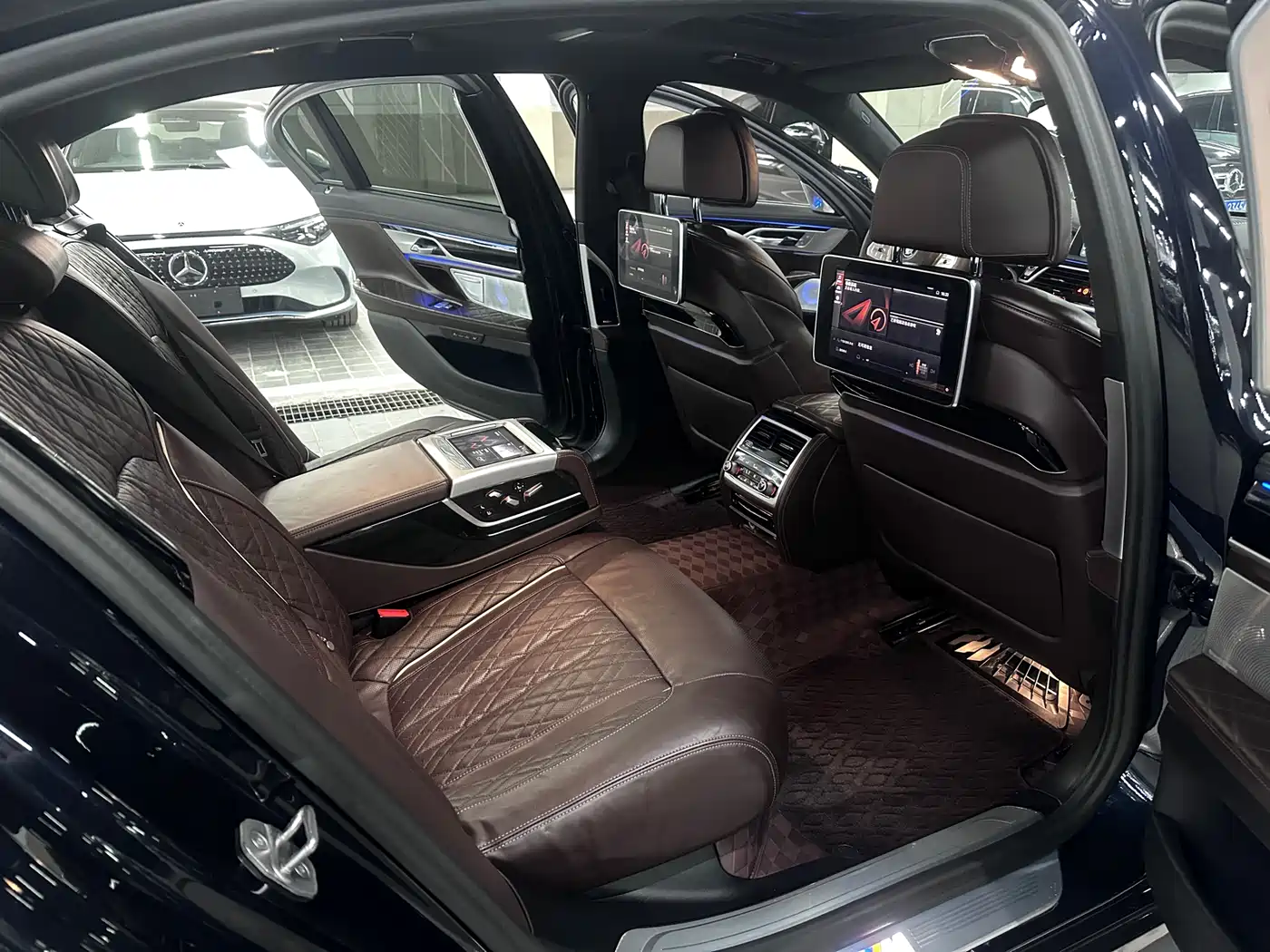 BMW 7 Series 2021 Model 740Li xDrive Executive Luxury Package фото 16