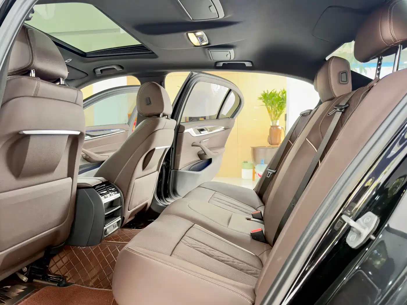 BMW 5 Series 2022 525Li M Sport Package фото 6
