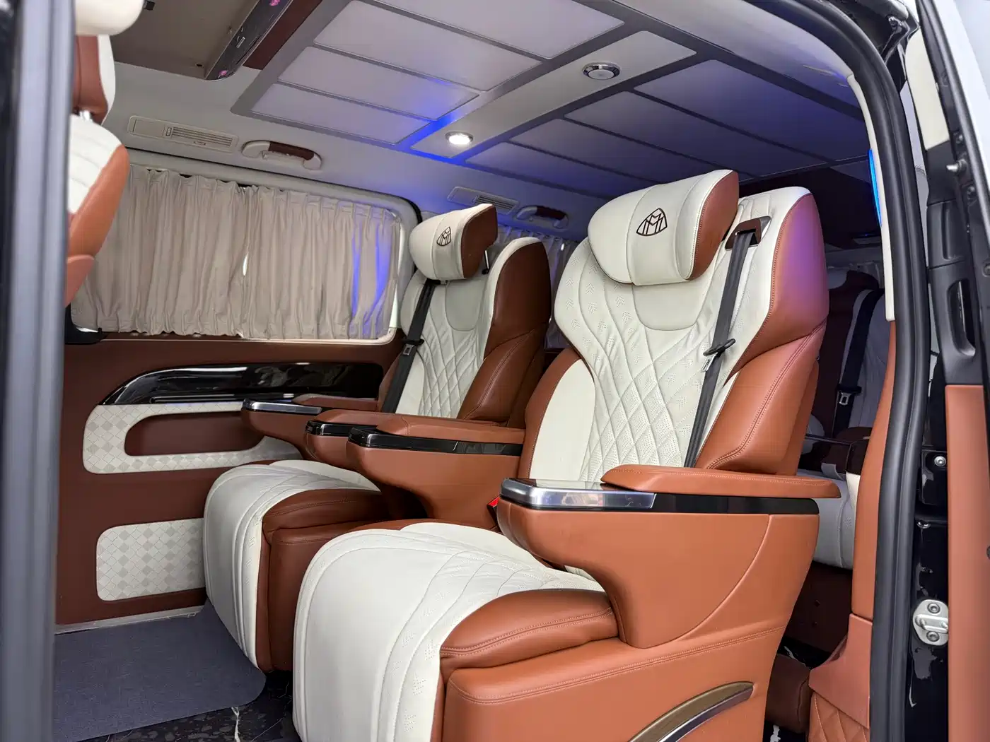 Mercedes-Benz Vito 2021 2.0T Business Edition 7-seater фото 9