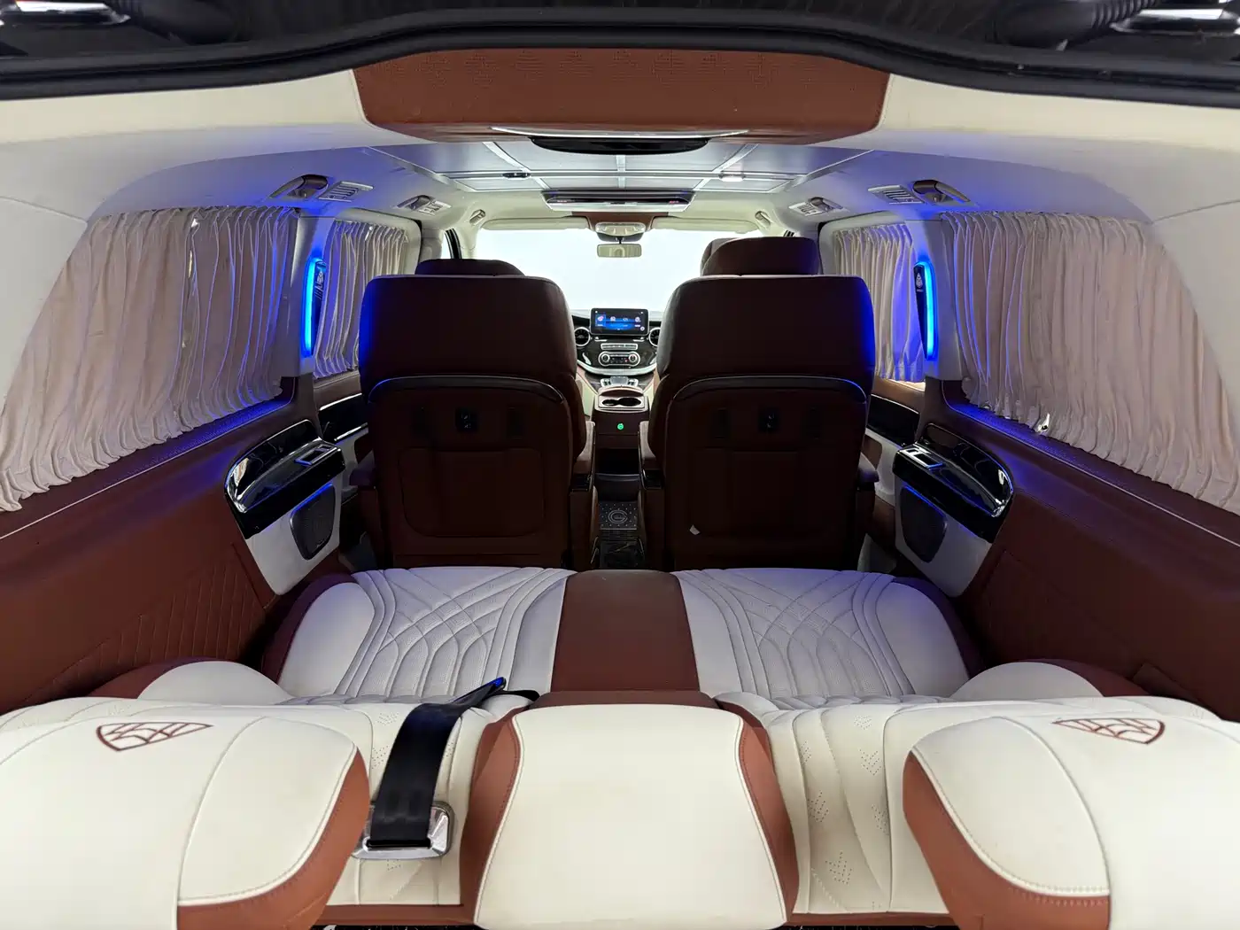 Mercedes-Benz Vito 2021 2.0T Business Edition 7-seater фото 12