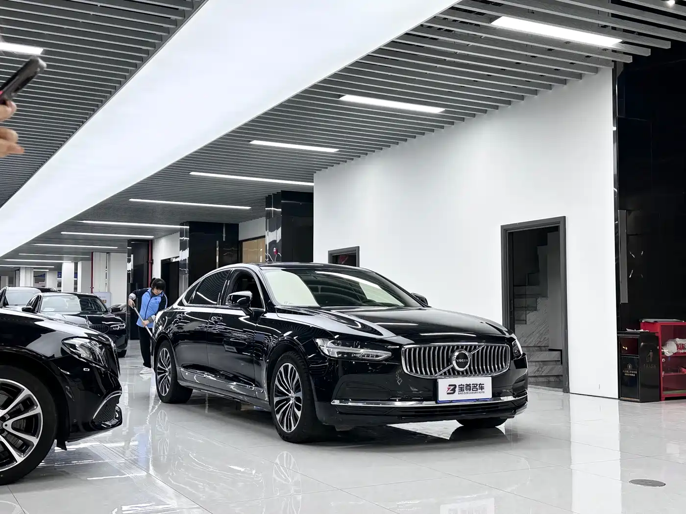 VOLVO S90