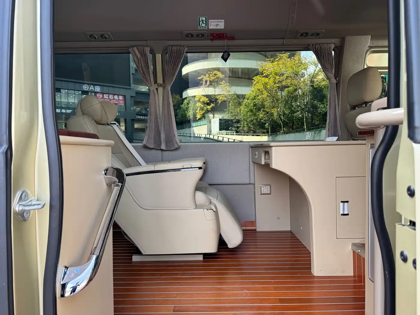 Toyota Coaster 2019 4.0L Luxury Vehicle GRB53L-ZCMEK 20-seater 9GR фото 10