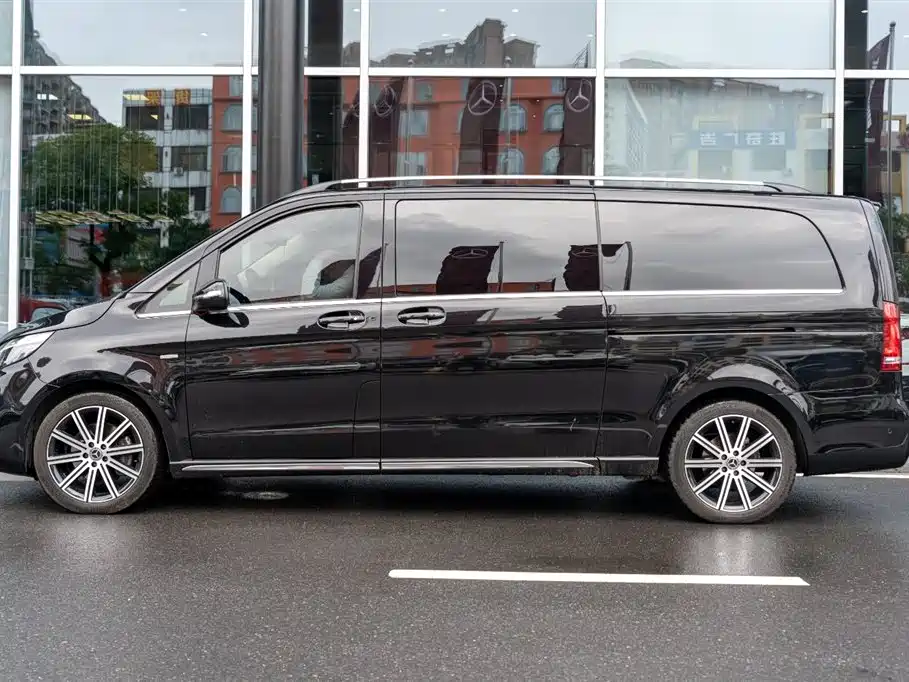 Mercedes-Benz V-Class 2022 V 260 L Long Wheelbase Luxury Edition фото 4