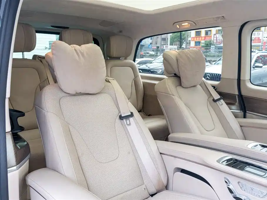 Mercedes-Benz V-Class 2022 V 260 L Long Wheelbase Luxury Edition фото 13