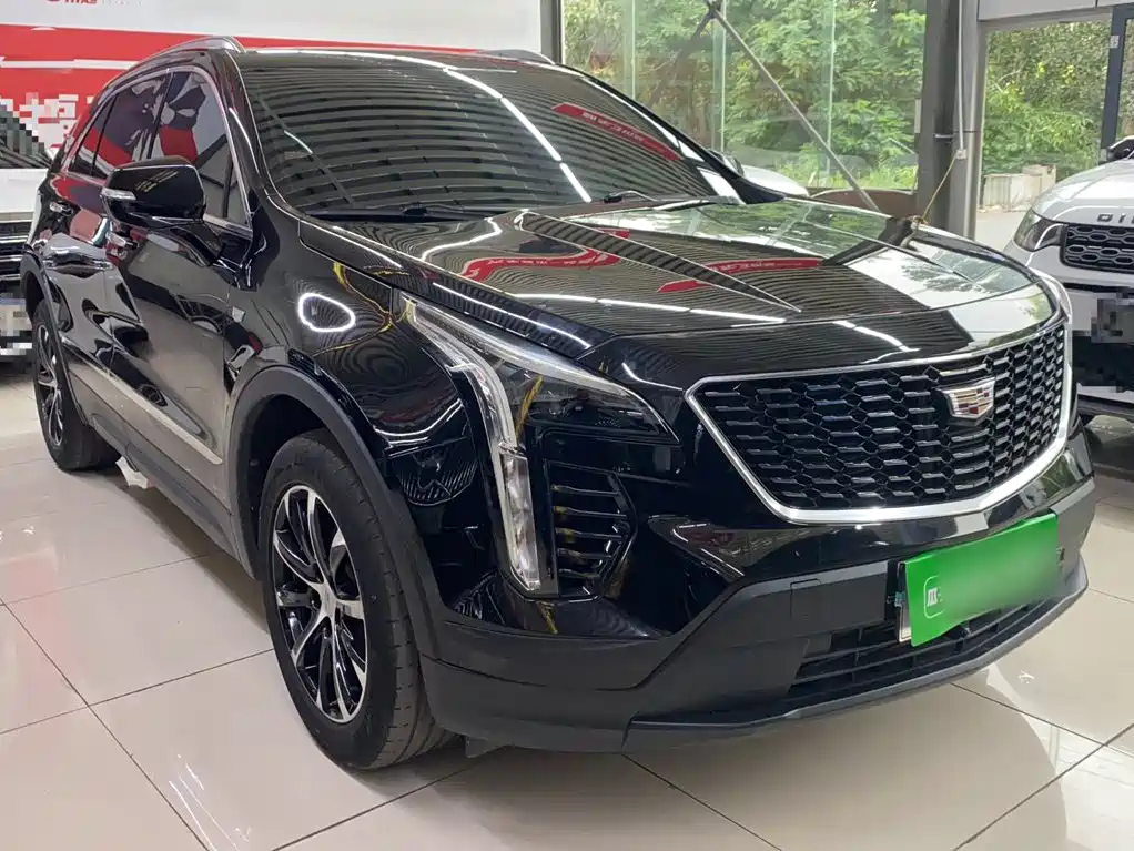 CADILLAC XT4