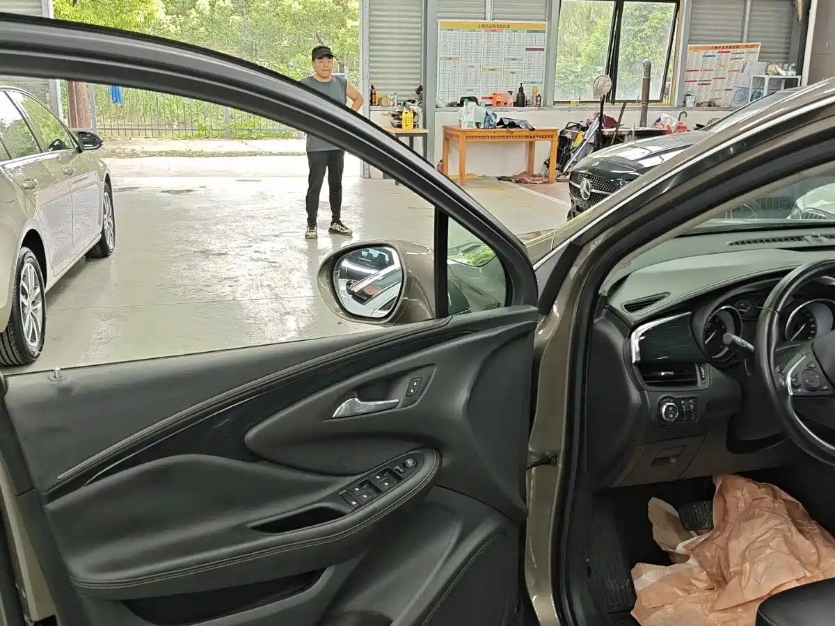 Фото 8 - Buick Envision Plus