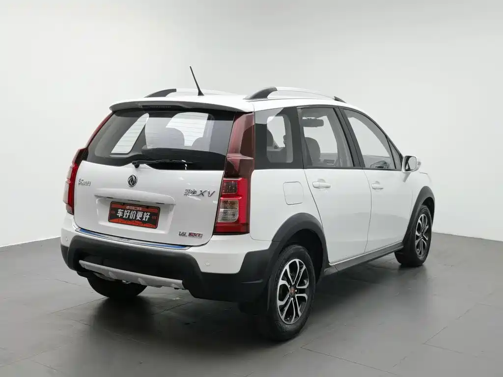 Dongfeng Fengxing Joyear XV 2016 2016 1.6L CVT Comfort