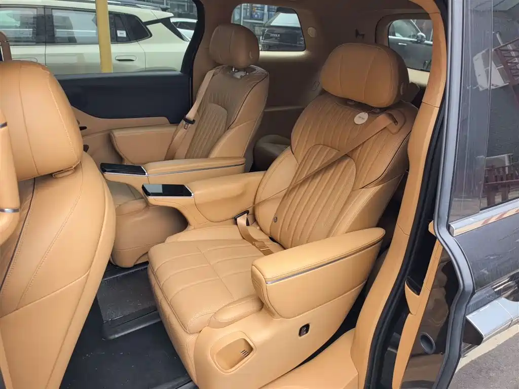 Voyah Auto Voyah Dreamer 2025 PHEV AWD Flagship Kunpeng Edition фото 17