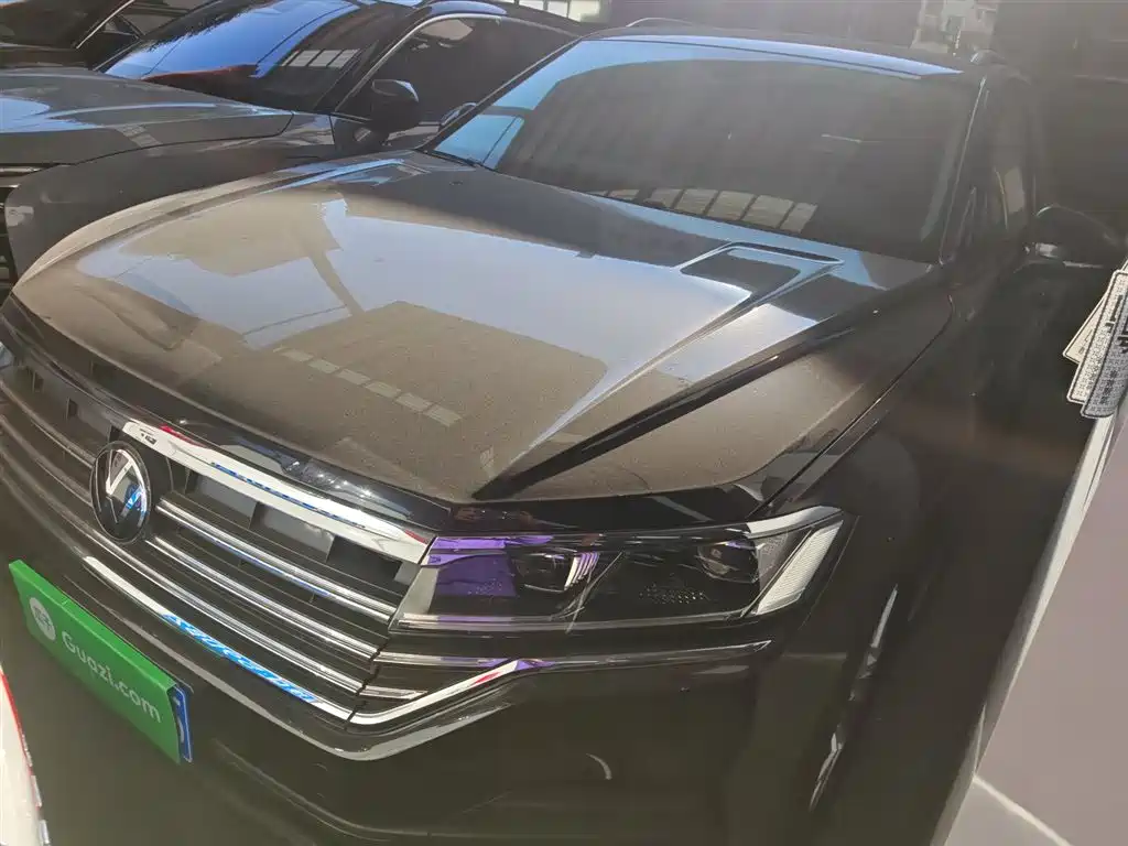 Volkswagen Touareg 2021 2.0TSI Pilot Special Edition фото 2