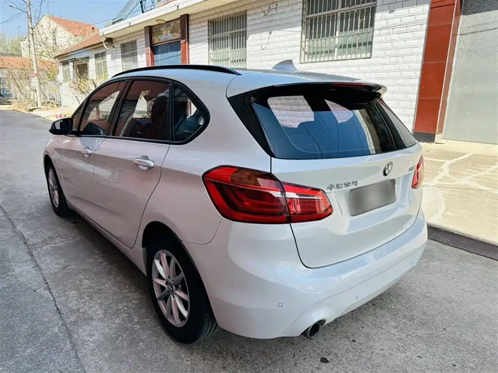 BMW 2 Series Touring 2019 218i Fashion фото 3