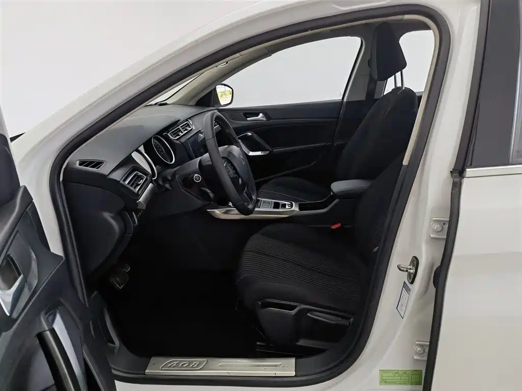 Peugeot 408 2015 Model 1.2T Automatic Luxury Edition фото 10