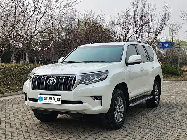 TOYOTA PRADO
