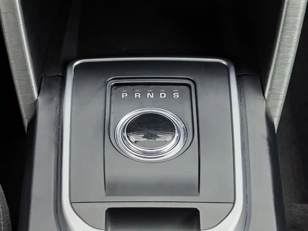 Land Rover Discovery Sport 2019 240PS SE Edition China V фото 13