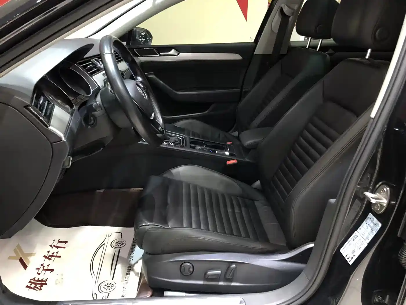 Volkswagen Magotan 2018 330TSI DSG Leading фото 8